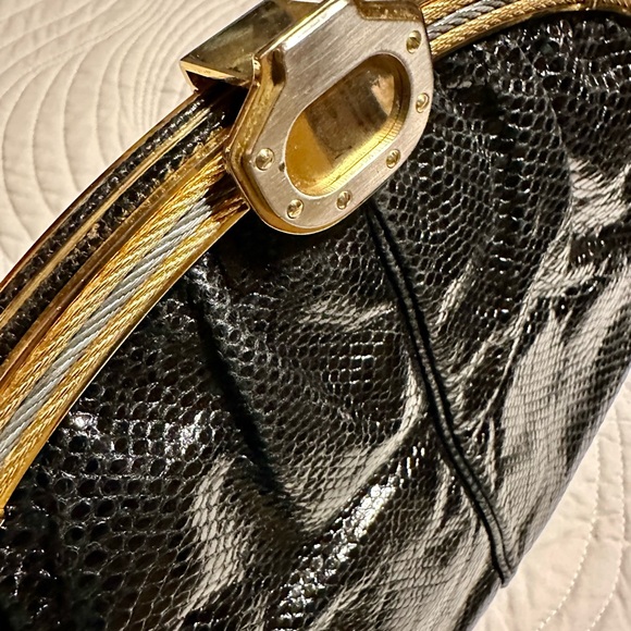 Finesse La Model Black purse. Great shape. - Picture 3 of 5